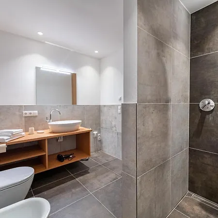 Apartment Greva 2