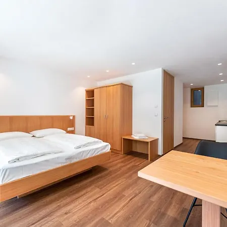 Apartment Greva 2 *